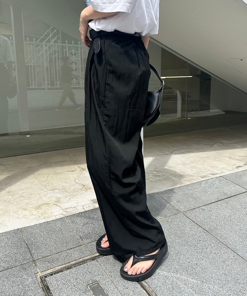 LIENCOEUR（リアンクール）の「フロントタックワイドパンツ（スラックス・レディース・ブラック/アイボリー/グレー・MEDIUM/SMALL）」の7枚目の写真