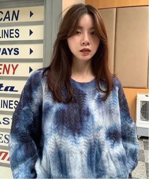 BARELY BLUE(ベアリーブルー)の「【 BARELY BLUE / ベアリーブルー 】 タイダイ ニット セーター(ニット/セーター・レディース・パープル/ブルー・FREE)」の3枚目の写真