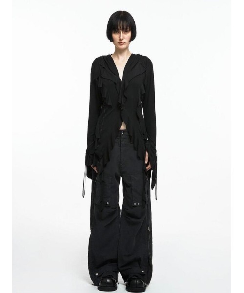 NACHE（ナチェ）の「韓国ブランド NACHE ナチェ RUFFLE HOODIE SHIRT トップス オーバーサイズ フーディー パーカー フード 長袖トップス フリル フリルデザイン（パーカー・レディース・ブラック/ライトグリーン・ONE SIZE）」の7枚目の写真