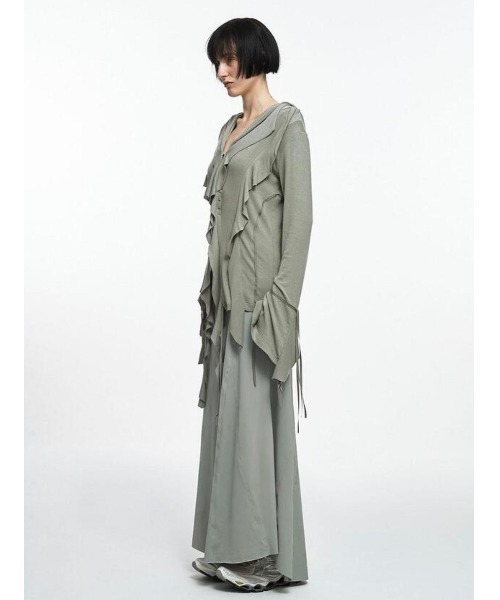 NACHE（ナチェ）の「韓国ブランド NACHE ナチェ RUFFLE HOODIE SHIRT トップス オーバーサイズ フーディー パーカー フード 長袖トップス フリル フリルデザイン（パーカー・レディース・ブラック/ライトグリーン・ONE SIZE）」の12枚目の写真