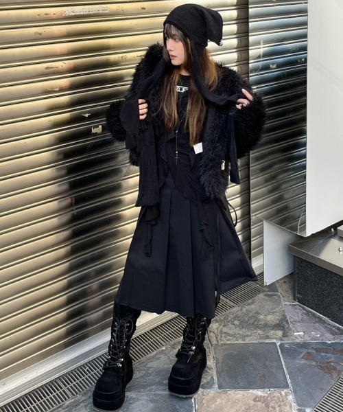 NACHE（ナチェ）の「韓国ブランド NACHE ナチェ RUFFLE HOODIE SHIRT トップス オーバーサイズ フーディー パーカー フード 長袖トップス フリル フリルデザイン（パーカー・レディース・ブラック/ライトグリーン・ONE SIZE）」の3枚目の写真