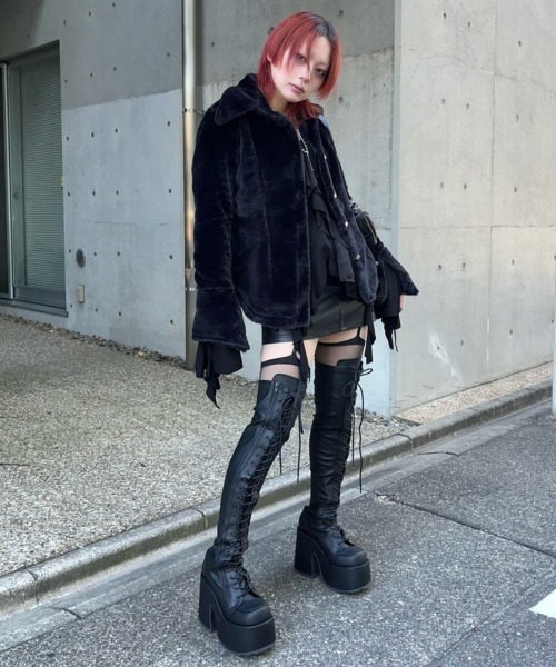 NACHE（ナチェ）の「韓国ブランド NACHE ナチェ RUFFLE HOODIE SHIRT トップス オーバーサイズ フーディー パーカー フード 長袖トップス フリル フリルデザイン（パーカー・レディース・ブラック/ライトグリーン・ONE SIZE）」の16枚目の写真