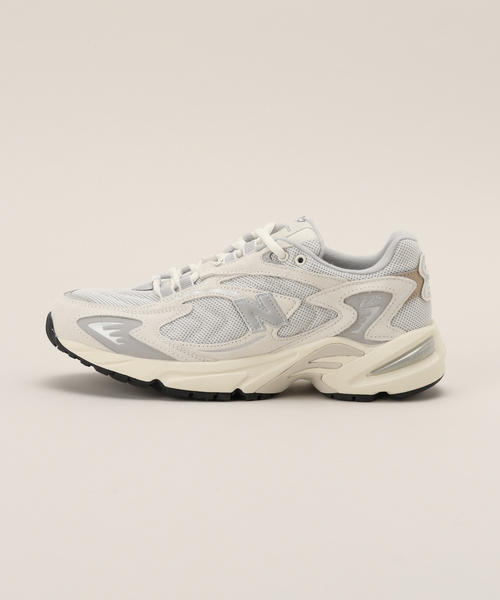 美品New Balance 725 23センチ【お値段交渉OK】 セール】【NEW BALANCE / ニューバランス】 725（スニーカー