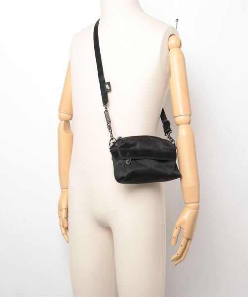 NIKE（ナイキ）の「NIKE WMNS NSW FUTURA CROSSBODY CW9304-010