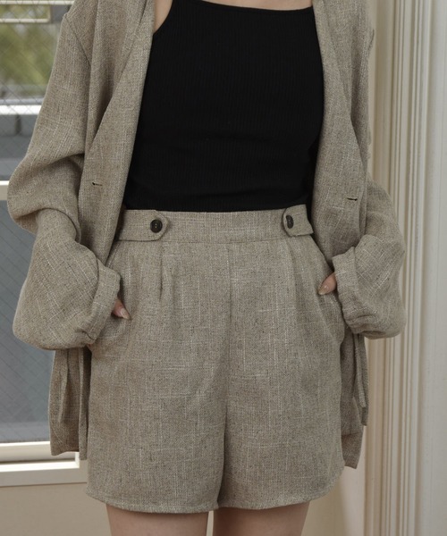 lawgy（ラウジー）の「front button tweed short pants