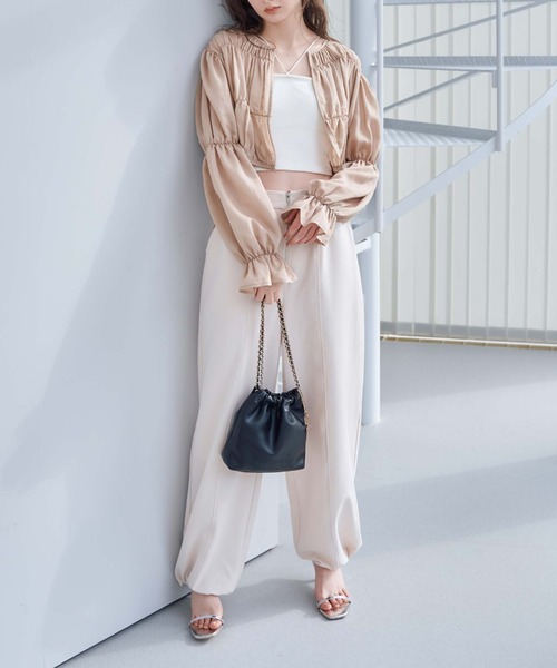 archives(アルシーヴ)の「チャーム付きエンボスチェーンバッグ(ハンドバッグ・レディース・シルバー/ブラック/アイボリー・FREE)」の8枚目の写真