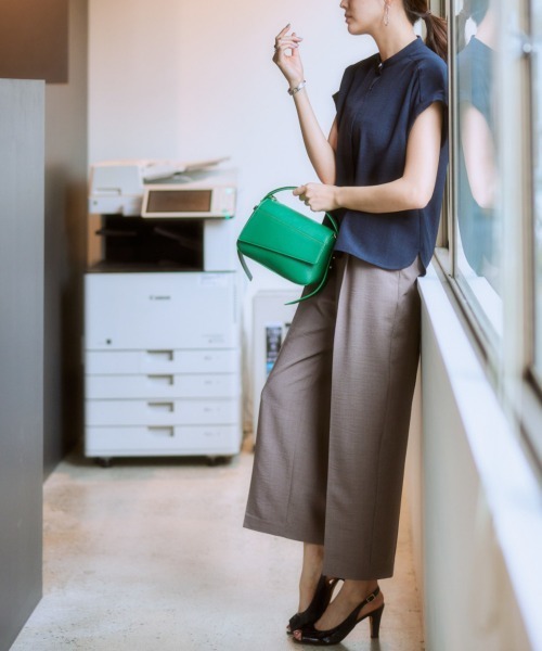 7days Life Styling(セブンデイズライフスタイリング)の「麻調合繊共布ベルト付ワイドパンツ(しわになりにくい・接触冷感・UVカット・洗える)(スラックス・レディース・モカ/ネイビー/ライトベージュ/グリーン/チャコールグレー・S/M/L/LL)」の7枚目の写真