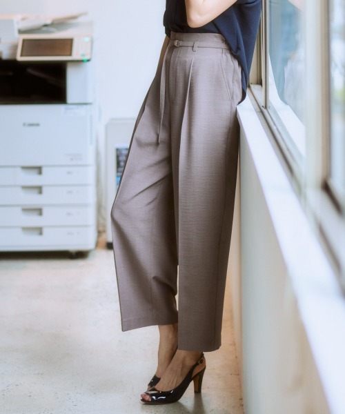 7days Life Styling(セブンデイズライフスタイリング)の「麻調合繊共布ベルト付ワイドパンツ(しわになりにくい・接触冷感・UVカット・洗える)(スラックス・レディース・モカ/ネイビー/ライトベージュ/グリーン/チャコールグレー・S/M/L/LL)」の8枚目の写真