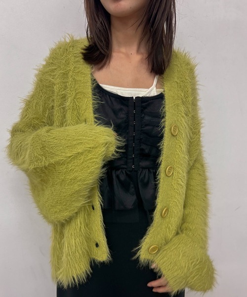 byYOUANCE(バイユアンス)の「ボリュームフェザーショートカーディガン(カーディガン/ボレロ・レディース・アイボリー/ライトグレー/イエロー・FREE)」の2枚目の写真