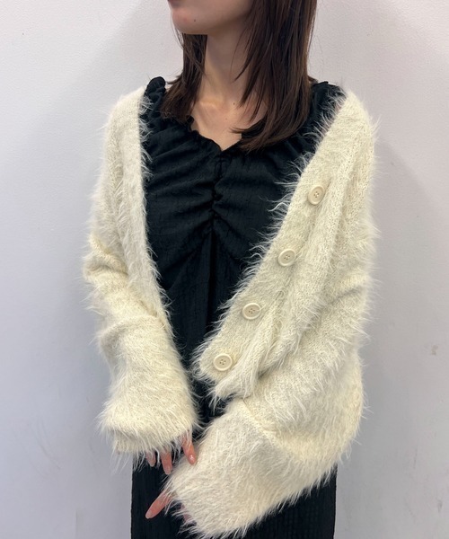 byYOUANCE(バイユアンス)の「ボリュームフェザーショートカーディガン(カーディガン/ボレロ・レディース・アイボリー/ライトグレー/イエロー・FREE)」の10枚目の写真