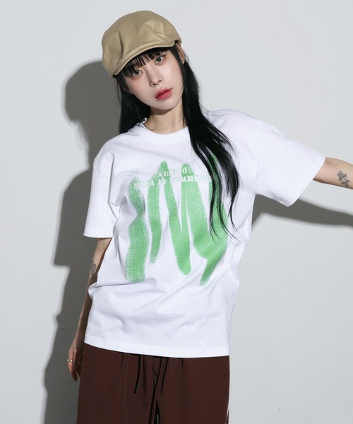 FOLLOWIN（フォロウィン）の「[UNISEX]ストリートブラッシングペイントラウンドネックTシャツ（Tシャツ/カットソー・レディース・ホワイト/クリーム/ブラック/ブラウン・FREE）」の2枚目の写真