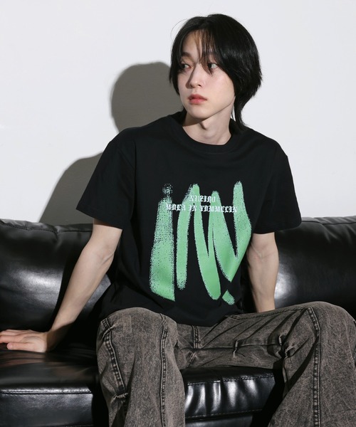 FOLLOWIN（フォロウィン）の「[UNISEX]ストリートブラッシングペイントラウンドネックTシャツ（Tシャツ/カットソー・レディース・ホワイト/クリーム/ブラック/ブラウン・FREE）」の3枚目の写真