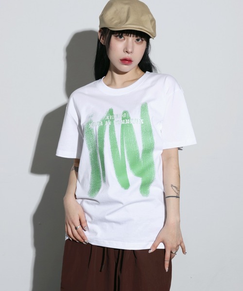 FOLLOWIN（フォロウィン）の「[UNISEX]ストリートブラッシングペイントラウンドネックTシャツ（Tシャツ/カットソー・レディース・ホワイト/クリーム/ブラック/ブラウン・FREE）」の8枚目の写真