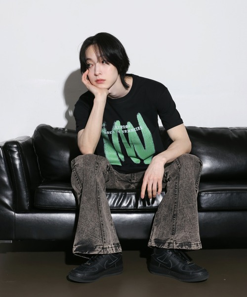 FOLLOWIN（フォロウィン）の「[UNISEX]ストリートブラッシングペイントラウンドネックTシャツ（Tシャツ/カットソー・レディース・ホワイト/クリーム/ブラック/ブラウン・FREE）」の13枚目の写真