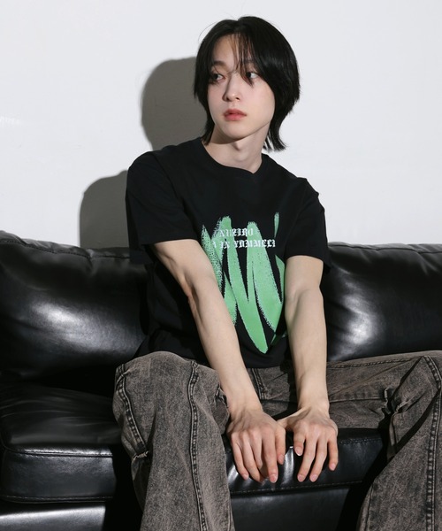 FOLLOWIN（フォロウィン）の「[UNISEX]ストリートブラッシングペイントラウンドネックTシャツ（Tシャツ/カットソー・レディース・ホワイト/クリーム/ブラック/ブラウン・FREE）」の15枚目の写真