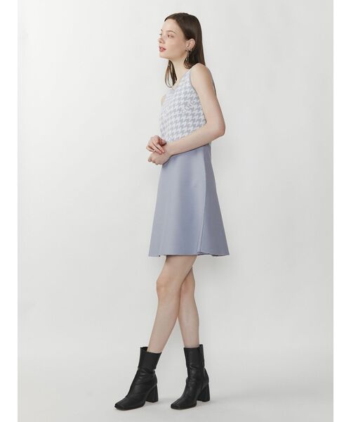 CALNAMUR（カルナムール）の「千鳥柄ニットワンピース（ワンピース・レディース・ベージュ/ブラック/ライトブルー・FREE）」の17枚目の写真