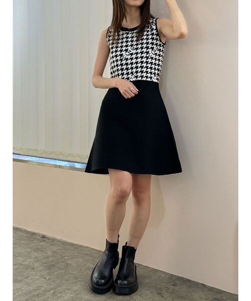 CALNAMUR（カルナムール）の「千鳥柄ニットワンピース（ワンピース・レディース・ベージュ/ブラック/ライトブルー・FREE）」の6枚目の写真