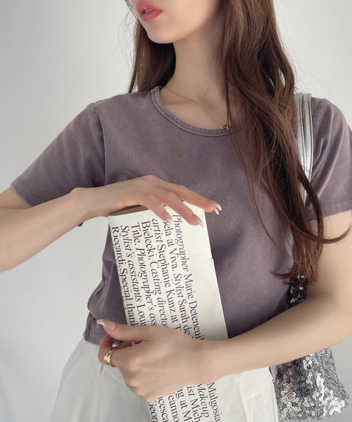 Ada.（エイダ）の「ヴィンテージライク クロップド丈 Ｔシャツ（Tシャツ/カットソー・レディース・チャコール/ブラック/アイボリー・FREE）」の8枚目の写真