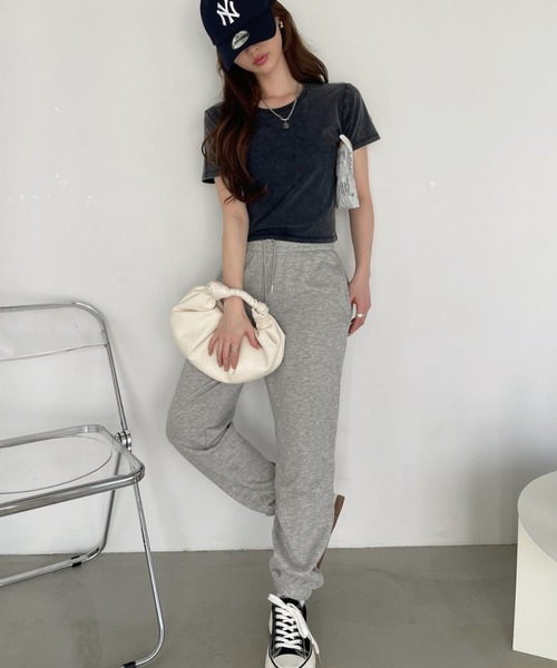 Ada.（エイダ）の「ヴィンテージライク クロップド丈 Ｔシャツ（Tシャツ/カットソー・レディース・チャコール/ブラック/アイボリー・FREE）」の17枚目の写真