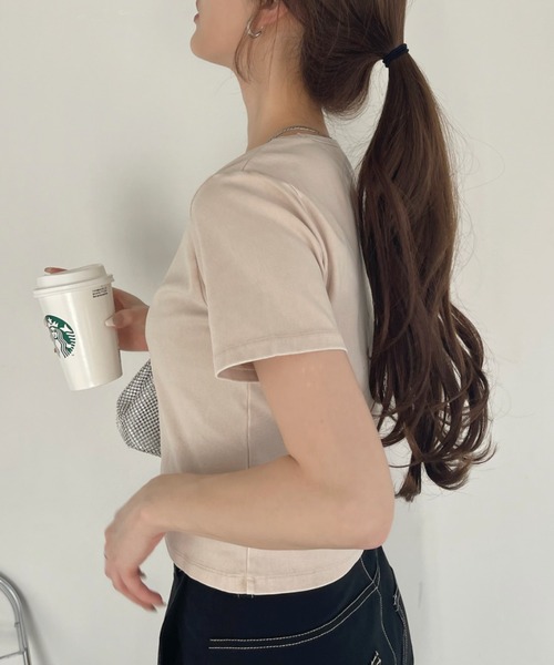 Ada.（エイダ）の「ヴィンテージライク クロップド丈 Ｔシャツ（Tシャツ/カットソー・レディース・チャコール/ブラック/アイボリー・FREE）」の22枚目の写真