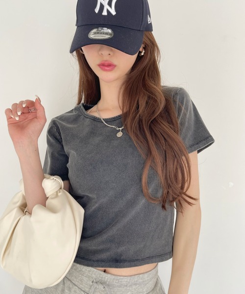 Ada.（エイダ）の「ヴィンテージライク クロップド丈 Ｔシャツ（Tシャツ/カットソー・レディース・チャコール/ブラック/アイボリー・FREE）」の14枚目の写真