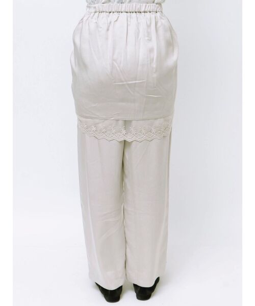 merry jenny(メリージェニー)の「サテンレイヤードパンツ(スラックス・レディース・アイボリー/ブラック/グレー・FREE)」の8枚目の写真