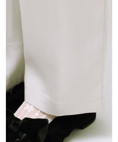 merry jenny(メリージェニー)の「サテンレイヤードパンツ(スラックス・レディース・アイボリー/ブラック/グレー・FREE)」の10枚目の写真