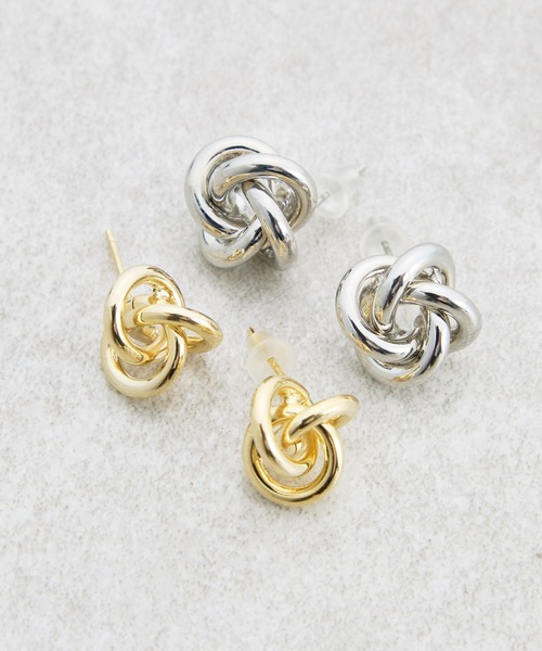 BEARDSLEY(ビアズリー)の「3重輪ループピアス(ピアス(両耳用)・レディース・ゴールド・FREE)」の4枚目の写真