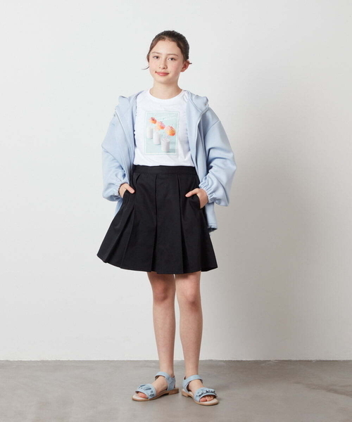 a.v.v（アーヴェヴェ）の「[17-24cm][履き心地のよいクッションインソール][マジックテープで簡単に履ける]フリルフラットサンダル（サンダル・キッズ・ダークインディゴブルー/シルバー・24/23/19/18/17/22/20/21）」の8枚目の写真