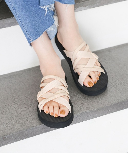 LEPSIM（レプシィム）の「ゼロカルテープクロスサンダル　118531（サンダル・レディース・ブラック/キャメル/アイボリー・MEDIUM/LARGE）」の2枚目の写真