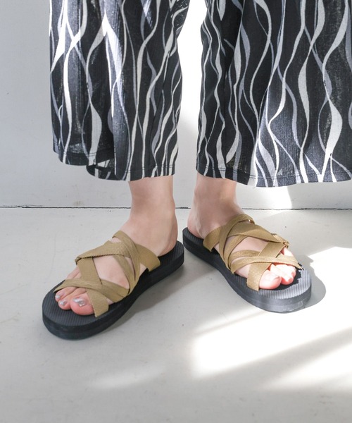 LEPSIM（レプシィム）の「ゼロカルテープクロスサンダル　118531（サンダル・レディース・ブラック/キャメル/アイボリー・MEDIUM/LARGE）」の9枚目の写真