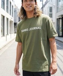 BANKS | DESIGN TEE/BANKS(バンクス)スタンダードシルエットブランドロゴプリント半袖カットソー(Tシャツ/カットソー)
