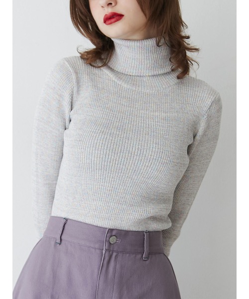 jouetie（ジュエティ）の「ベーシックカラータートルニット/赤ニット（ニット/セーター・レディース・ブラック/ネイビー/パープル/ピンク/レッド/ブルー/アイボリー/その他1・MEDIUM）」の2枚目の写真