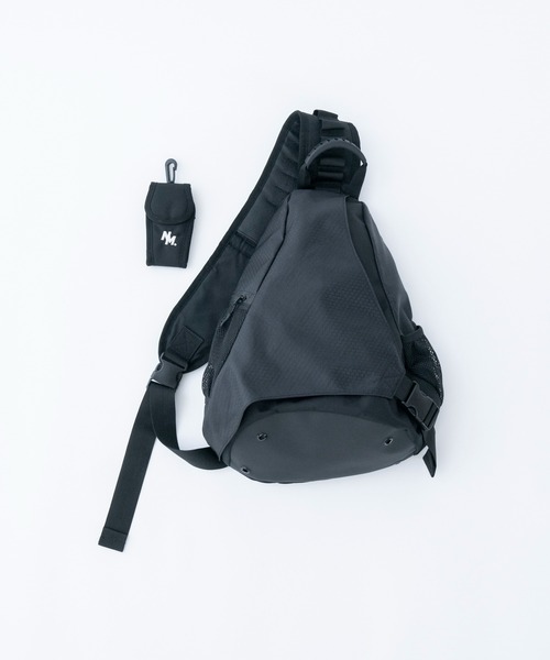 Nanmo.(ナンモ)の「NYLON ONE SHOULDER BAG / ナイロンワンショルダーバッグ(ショルダーバッグ・メンズ・ブラック・FREE)」の1枚目の写真