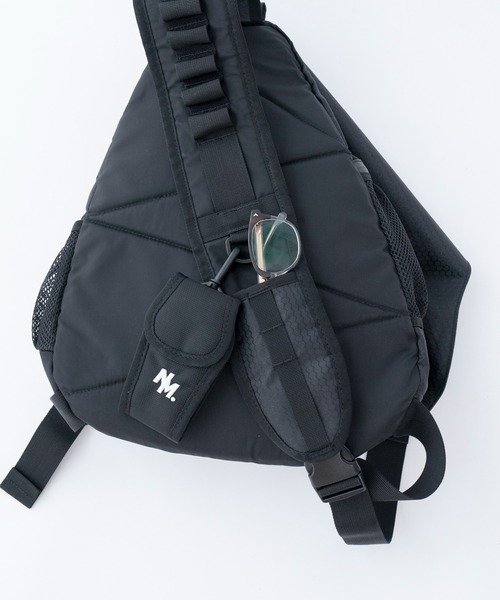 Nanmo.(ナンモ)の「NYLON ONE SHOULDER BAG / ナイロンワンショルダーバッグ(ショルダーバッグ・メンズ・ブラック・FREE)」の4枚目の写真