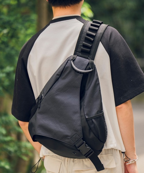 Nanmo.(ナンモ)の「NYLON ONE SHOULDER BAG / ナイロンワンショルダーバッグ(ショルダーバッグ・メンズ・ブラック・FREE)」の10枚目の写真