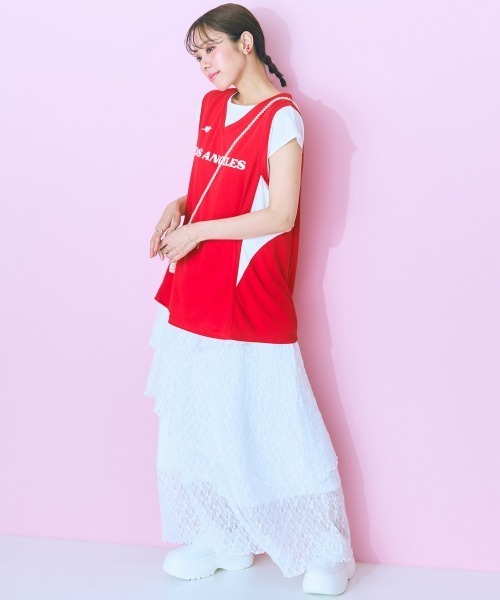 marun（マルン）の「＜大きいサイズ＞ チームユニフォーム風タンクトップ marun（タンクトップ・レディース・レッド・5L/4L/3L/LL/L）」の4枚目の写真