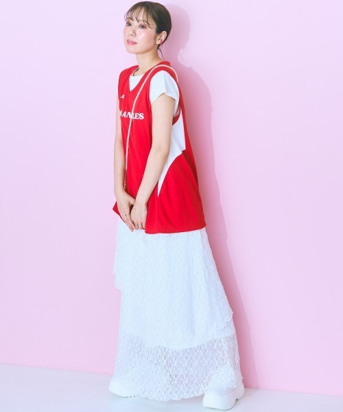 marun（マルン）の「＜大きいサイズ＞ チームユニフォーム風タンクトップ marun（タンクトップ・レディース・レッド・5L/4L/3L/LL/L）」の3枚目の写真