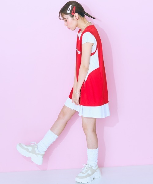 marun（マルン）の「＜大きいサイズ＞ チームユニフォーム風タンクトップ marun（タンクトップ・レディース・レッド・5L/4L/3L/LL/L）」の11枚目の写真