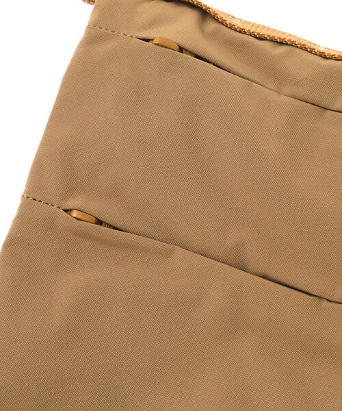 Topologie(トポロジー)の「Topologie/トポロジー Phone Sacoche TECH SATEEN フォンサコッシュ テックサテン【バッグ単体】(ショルダーバッグ・メンズ・ブラック/ブラウン・F)」の11枚目の写真