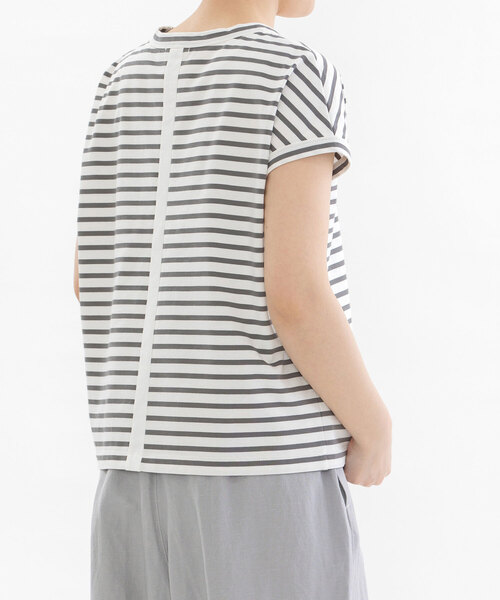 nop de nod(ノップドゥノッド)の「UV cut &cool バックラインフレンチスリーブTシャツ(Tシャツ/カットソー・レディース・ブラック/ダークグレー/スミクロ/グレー/オフホワイト/ブラック系/ミント/ダークブルー/ホワイト/ライトイエロー/ライトブルー/ネイビー・M)」の6枚目の写真