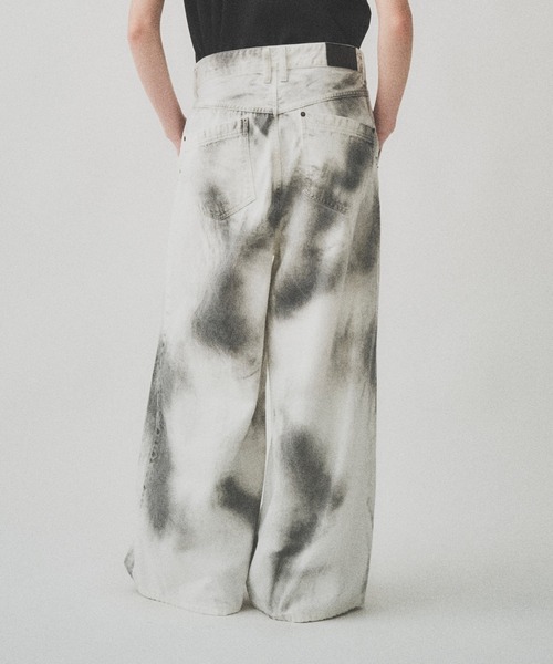 Juha（ユハ）の「SPRAY WIDE DENIM PANTS（デニムパンツ・メンズ・ホワイト×ブラック・4/3/2）」の6枚目の写真