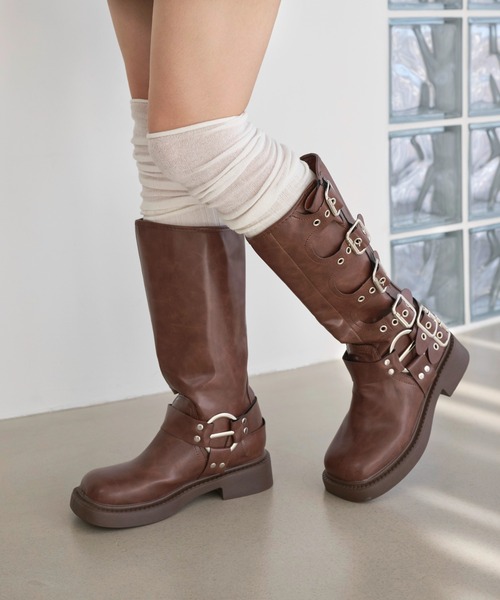 UNE MANSION（ユヌマンション）の「【オールシーズン可能】シルバーユニークベルトロング厚底ブーツ（ブーツ・レディース・ブラック/ブラウン・23.0cm/24.0cm/25.0cm）」の15枚目の写真