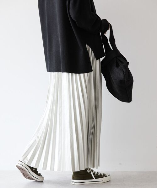 AMERICAN HOLIC（アメリカンホリック）の「フェイクレザープリーツスカート（スカート・レディース・シルバー/ブラック・M/L）」の13枚目の写真