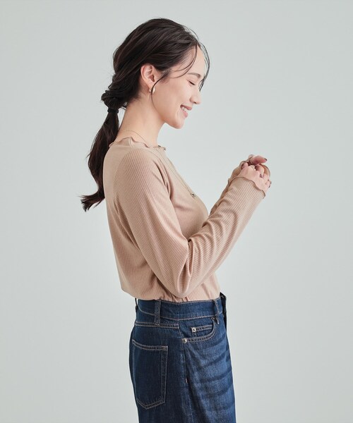 Cutie Blonde(キューティーブロンド)の「◆【高レビュー】1枚でもインナーでも きらきらメロウテレコトップス(Tシャツ/カットソー・レディース・ベージュ/ホワイト系/ブラック・01/02/03/04)」の13枚目の写真