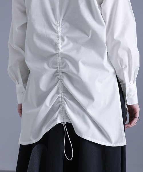 kOhAKU（コハク）の「『ドロストデザインシャツ』（シャツ/ブラウス・レディース・オフホワイト/ブラック・2/1）」の6枚目の写真