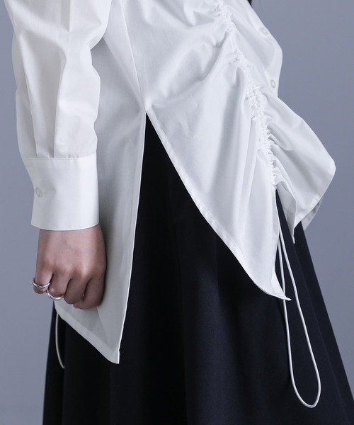 kOhAKU（コハク）の「『ドロストデザインシャツ』（シャツ/ブラウス・レディース・オフホワイト/ブラック・2/1）」の11枚目の写真