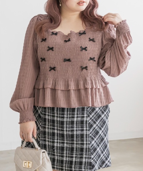 CLETTE（クレット）の「シャーリングリボンブラウス（シャツ/ブラウス・レディース・ブラック/オフホワイト/モカ・LL/3L/4L）」の3枚目の写真
