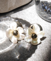 amplis（アンプリス）の「パールフラワーピアス（ピアス（両耳用））」