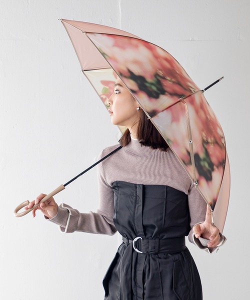 MILLION CARATS（ミリオンカラッツ）の「【because】 フォトグラファー花盛友里　“Party in the rain”　クリアプリント長傘（長傘・レディース・ブルー/ピンク/サックスブルー・FREE）」の2枚目の写真